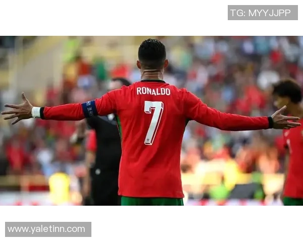 足球明星C罗球服热销背后的故事与时尚潮流解析